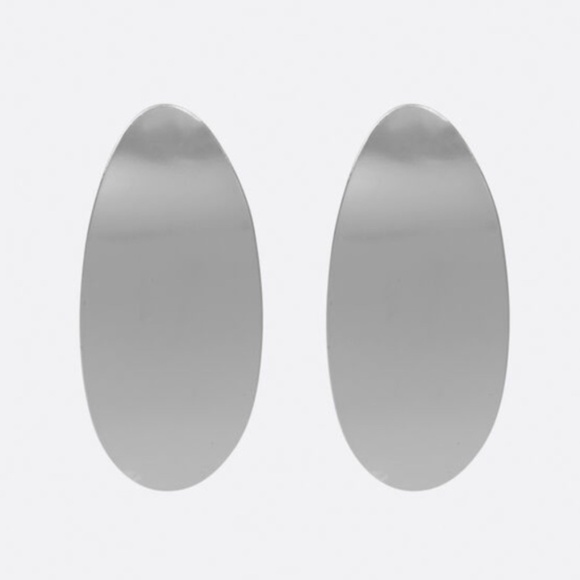 LAST ONE AVAILABLE!! - New Silver Oval Drop Earrings - Picture 1 of 8